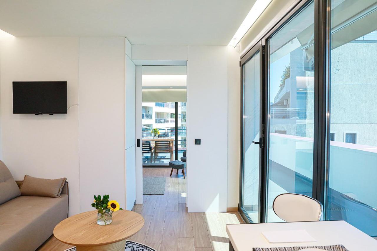 The First Key Luxury & Small Apartment In The Center Of Xanthi Esterno foto