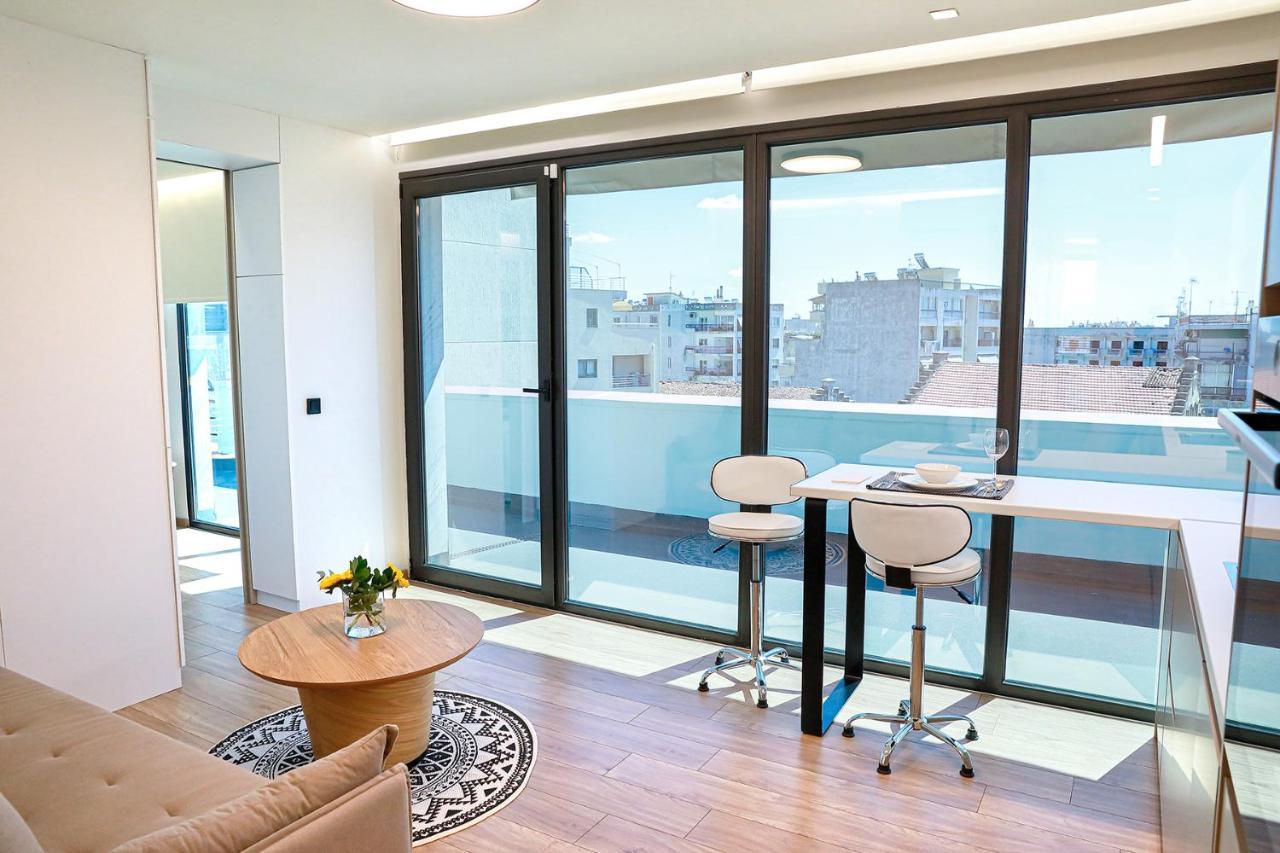 The First Key Luxury & Small Apartment In The Center Of Xanthi Esterno foto